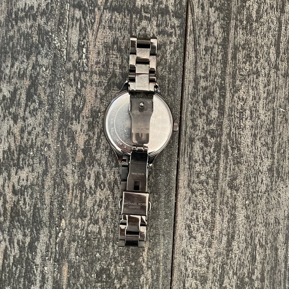 🌹M Kors Black Stainless Oversized Watch with rose gold and cubic zirconia face - Picture 5 of 5